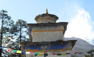 buddhist stupa manaslu